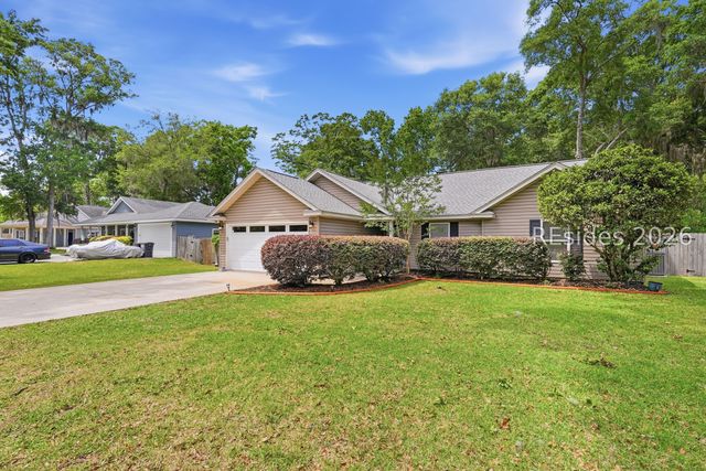 16 Sherwood Ln, Beaufort, SC 29907