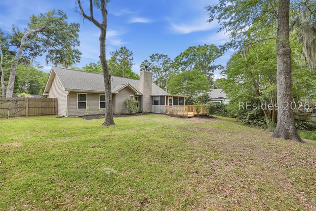 16 Sherwood Ln, Beaufort, SC 29907