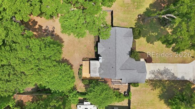 16 Sherwood Ln, Beaufort, SC 29907