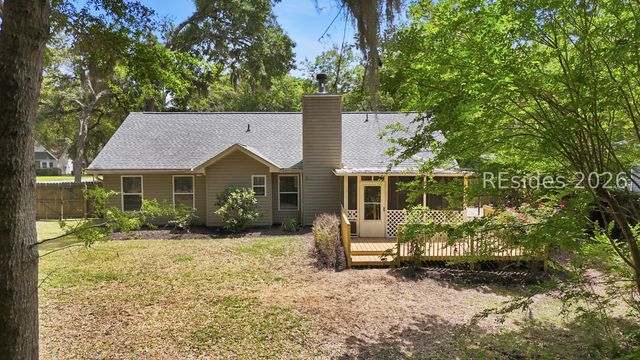 16 Sherwood Ln, Beaufort, SC 29907
