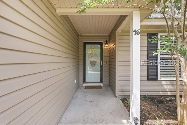16 Sherwood Ln, Beaufort, SC 29907