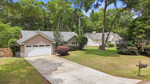 16 Sherwood Ln, Beaufort, SC 29907