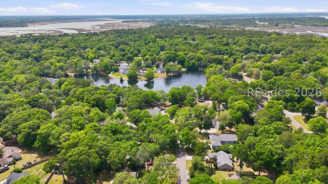 16 Sherwood Ln, Beaufort, SC 29907