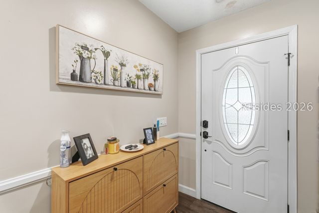 16 Sherwood Ln, Beaufort, SC 29907