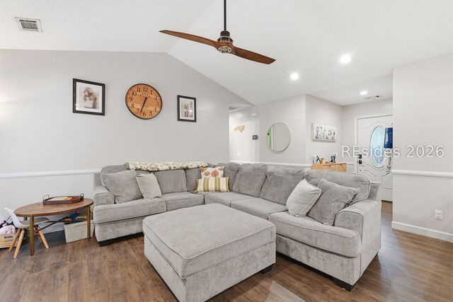 16 Sherwood Ln, Beaufort, SC 29907