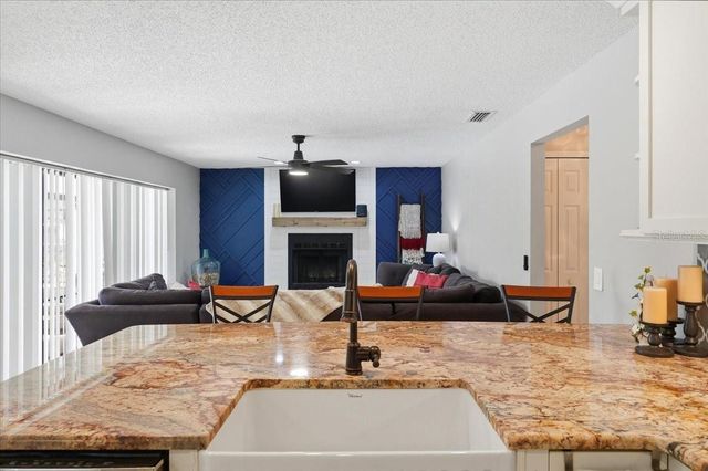1510 KYLE COURT, Valrico, FL 33596