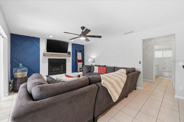 1510 KYLE COURT, Valrico, FL 33596