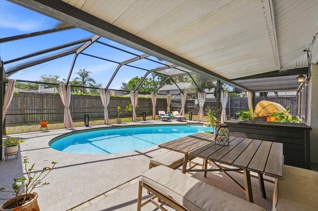 1510 KYLE COURT, Valrico, FL 33596