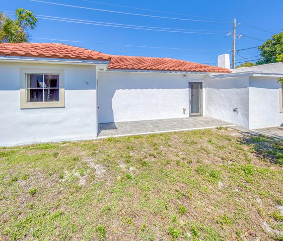 711 12th Avenue N, Lake Worth Beach, FL 33460