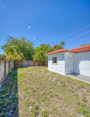 711 12th Avenue N, Lake Worth Beach, FL 33460