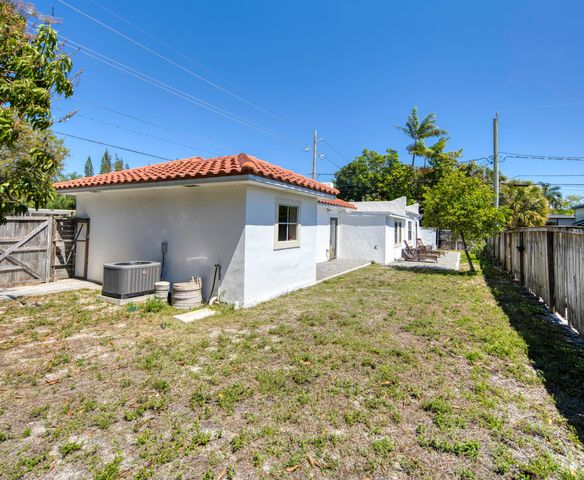 711 12th Avenue N, Lake Worth Beach, FL 33460