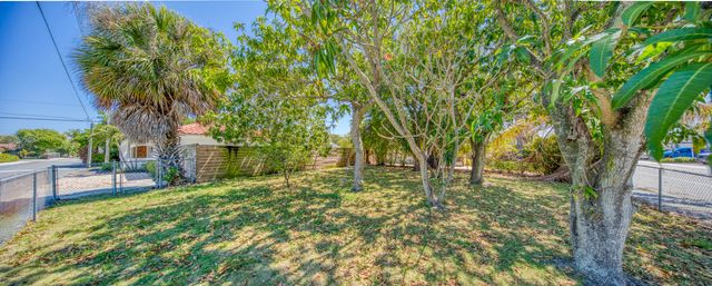 711 12th Avenue N, Lake Worth Beach, FL 33460