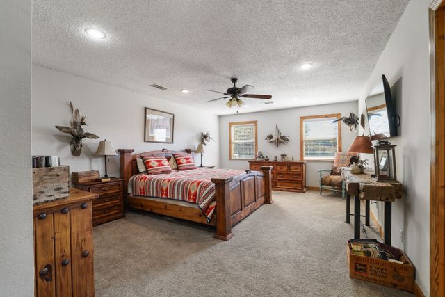 595 Navajo Road, Whitesboro, TX 76273