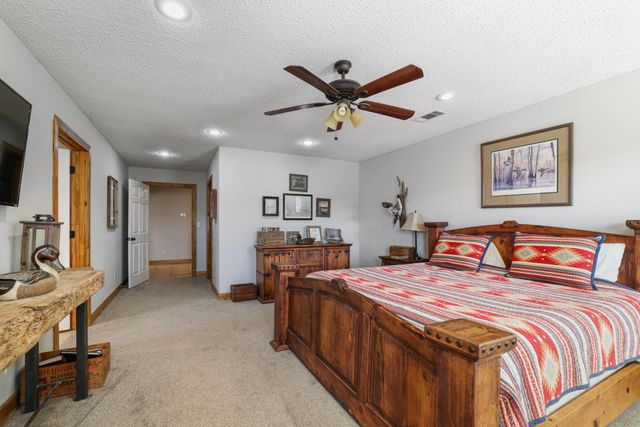 595 Navajo Road, Whitesboro, TX 76273