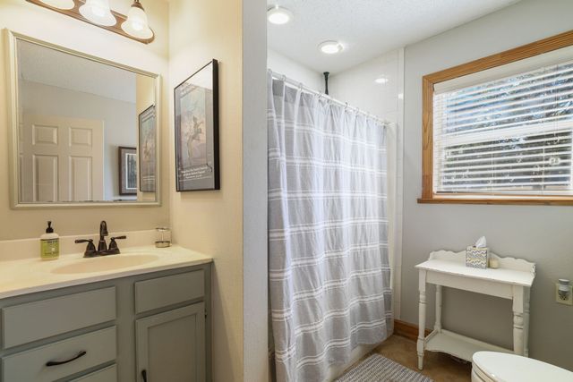 595 Navajo Road, Whitesboro, TX 76273