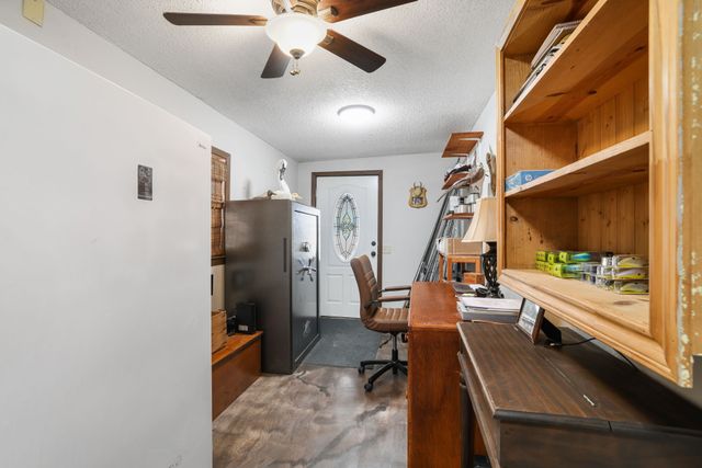 595 Navajo Road, Whitesboro, TX 76273