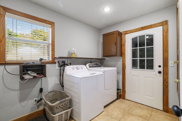 595 Navajo Road, Whitesboro, TX 76273