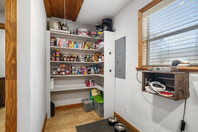 595 Navajo Road, Whitesboro, TX 76273