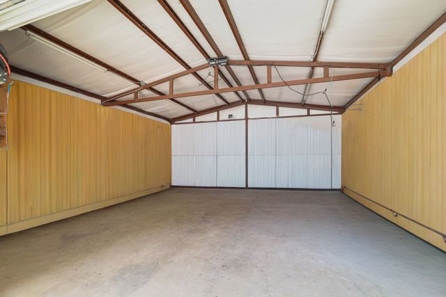 595 Navajo Road, Whitesboro, TX 76273