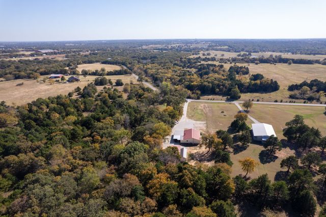 595 Navajo Road, Whitesboro, TX 76273