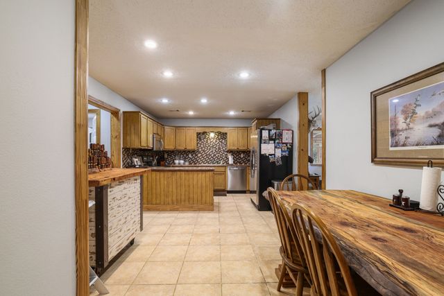 595 Navajo Road, Whitesboro, TX 76273