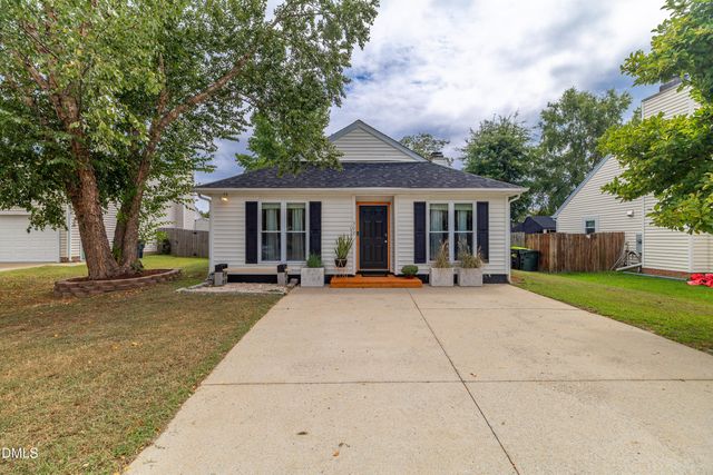 302 Center Park Way, Apex, NC 27502