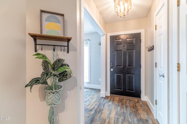 302 Center Park Way, Apex, NC 27502