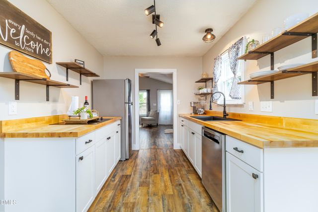 302 Center Park Way, Apex, NC 27502