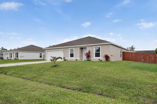 2462 SE Watercrest Street, Port St Lucie, FL 34984