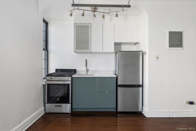 78 8th Avenue 5F, Brooklyn, NY 11215