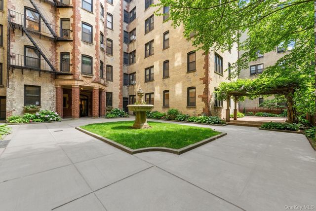 78 8th Avenue 5F, Brooklyn, NY 11215