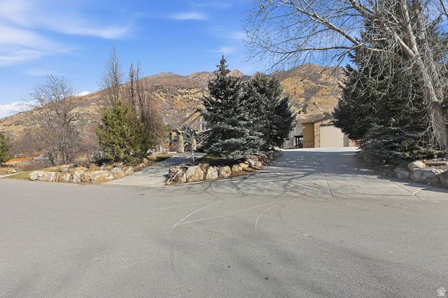 5885 S TOLCATE LN, Holladay, UT 84121