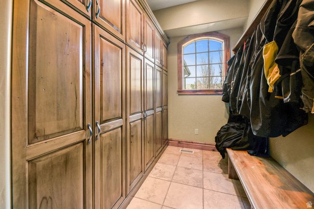 5885 S TOLCATE LN, Holladay, UT 84121