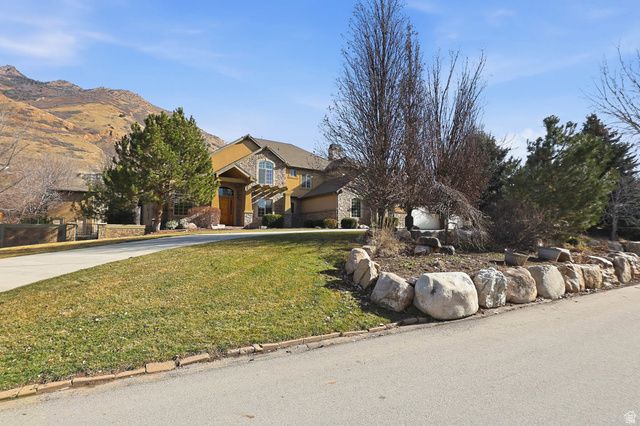5885 S TOLCATE LN, Holladay, UT 84121