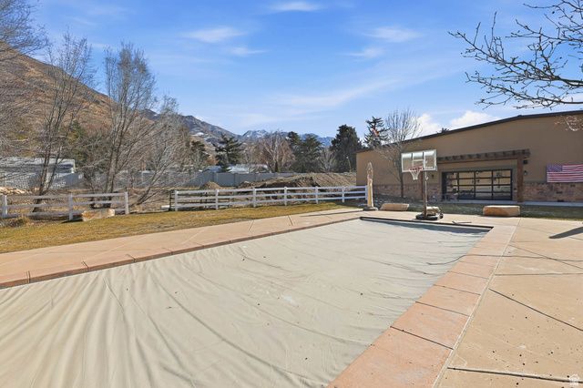 5885 S TOLCATE LN, Holladay, UT 84121