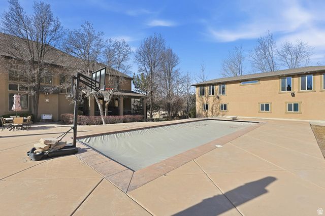 5885 S TOLCATE LN, Holladay, UT 84121