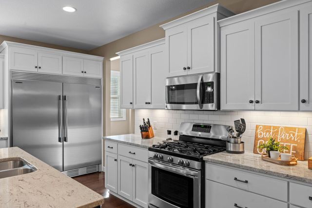 8525 172nd Street W, Lakeville, MN 55044