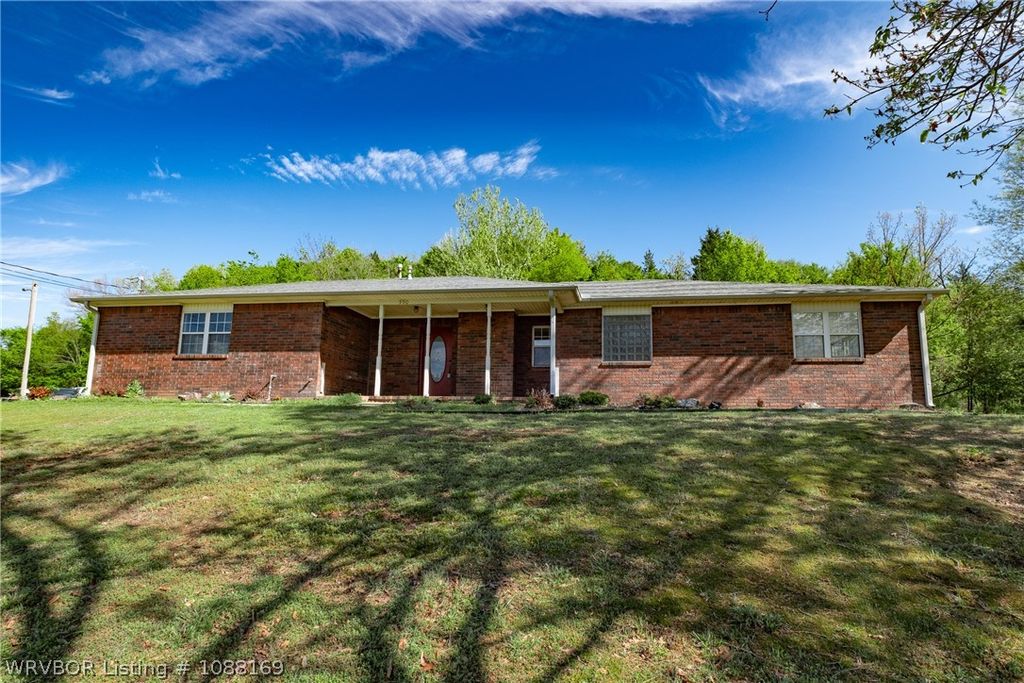 590 W Denver Street, Greenwood, AR 72936