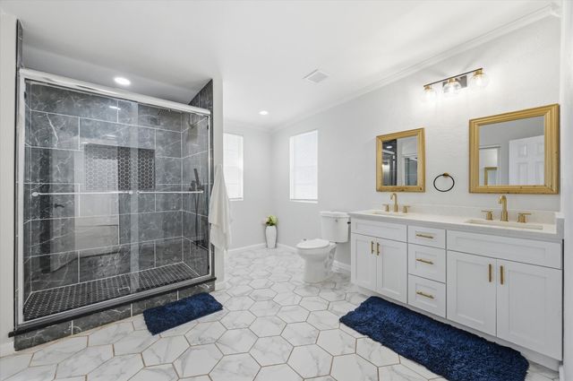 330 W Vinyard Road, Duncanville, TX 75137