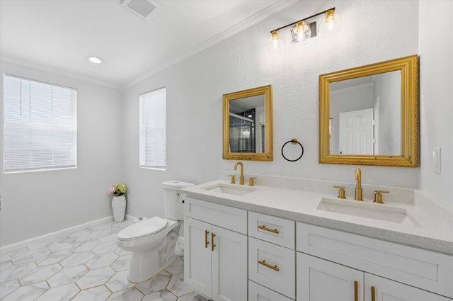 330 W Vinyard Road, Duncanville, TX 75137