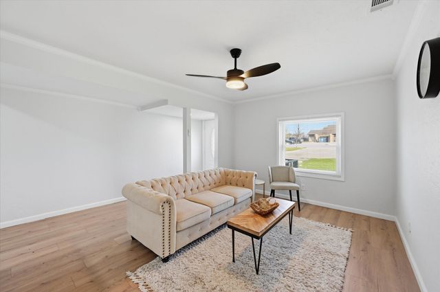 330 W Vinyard Road, Duncanville, TX 75137