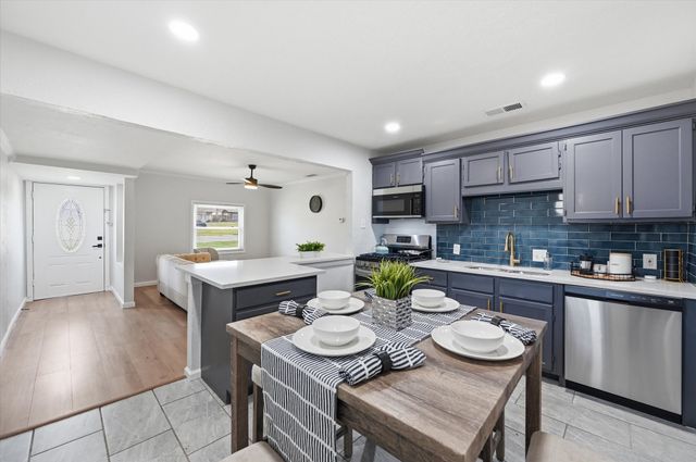 330 W Vinyard Road, Duncanville, TX 75137