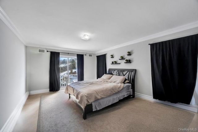 18 Hillcrest Street, Huntington, NY 11743