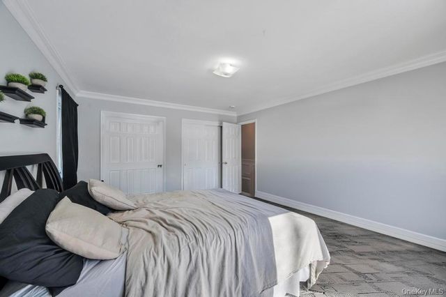 18 Hillcrest Street, Huntington, NY 11743