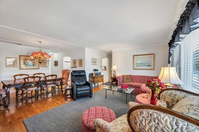 18 Hillcrest Street, Huntington, NY 11743