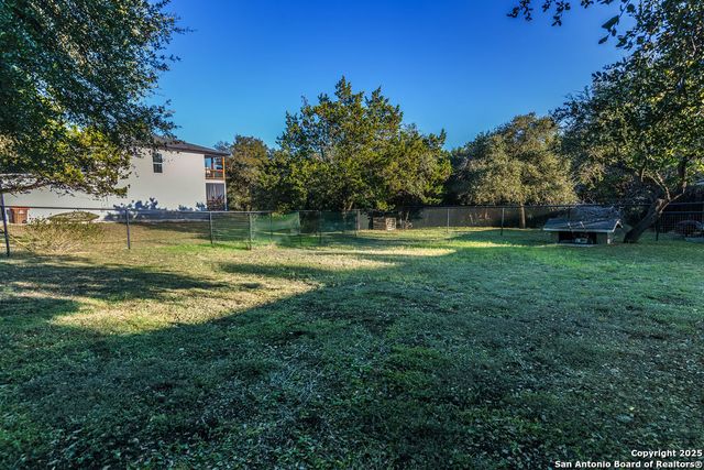 445 SCENIC HILLS DR, Canyon Lake, TX 78133