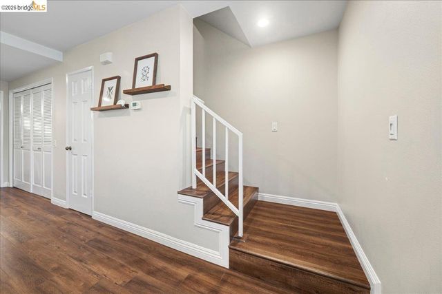 163 N Parkwood AVE APT 3, Pasadena, CA 91107
