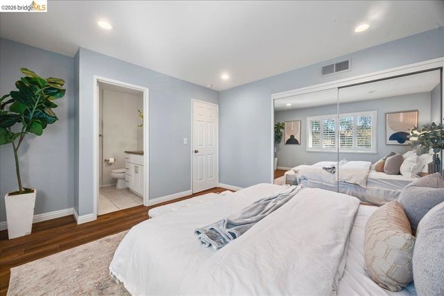 163 N Parkwood AVE APT 3, Pasadena, CA 91107