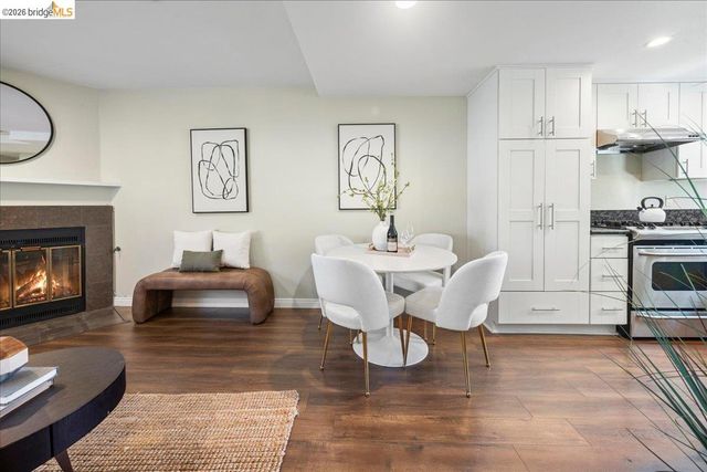 163 N Parkwood AVE APT 3, Pasadena, CA 91107