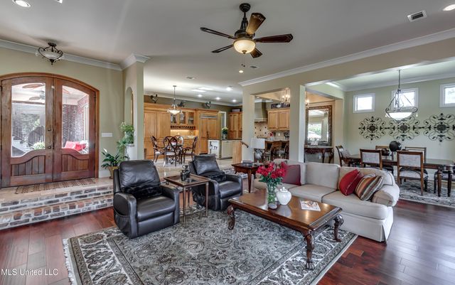 132 Woodlands Glen Circle, Brandon, MS 39047